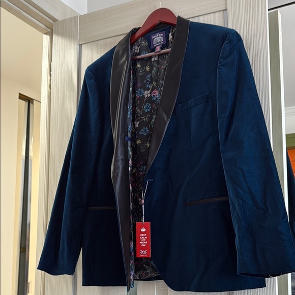 ⸻Men’s Velvet Blazer by House of Cavani – Teal with Satin Lapel